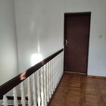 Popularna Guest Home วอร์ซอ ภายนอก รูปภาพ